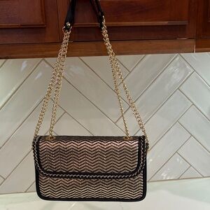 Henri  Bendel nwot Elegant Black and Gold Chain Shoulder Bag